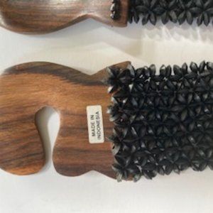 Stretchy beaded Bali belt with wooden clasp buckle